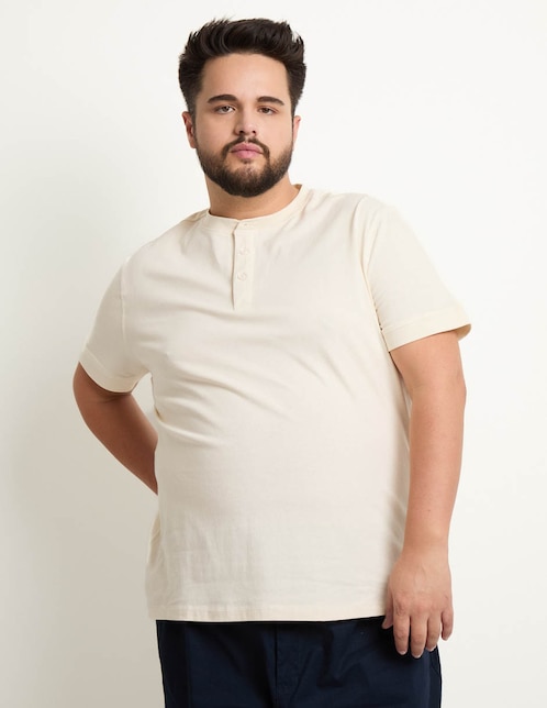 Playera cuello henley para hombre 1