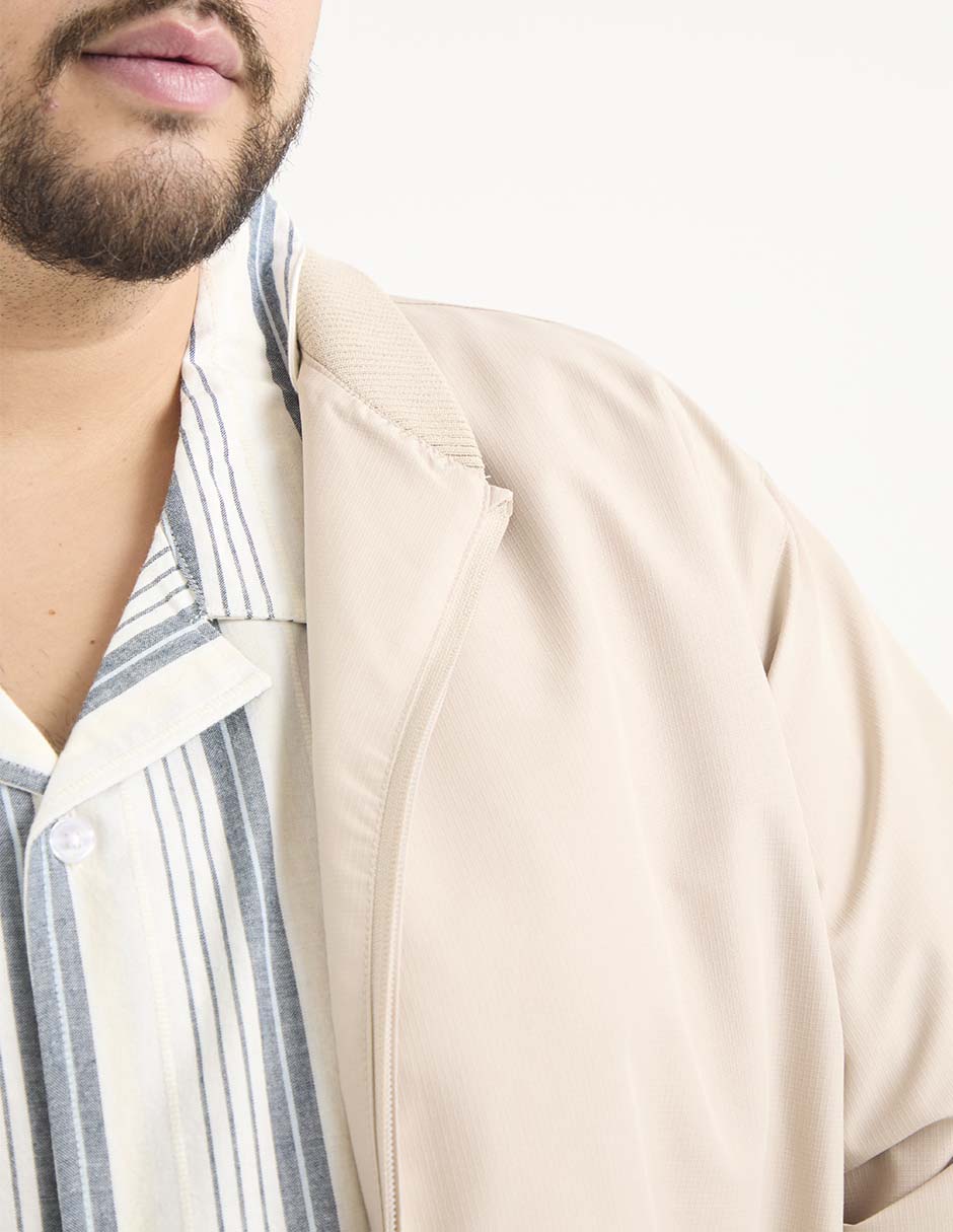Chamarra bomber con bolsillos para hombrre 3